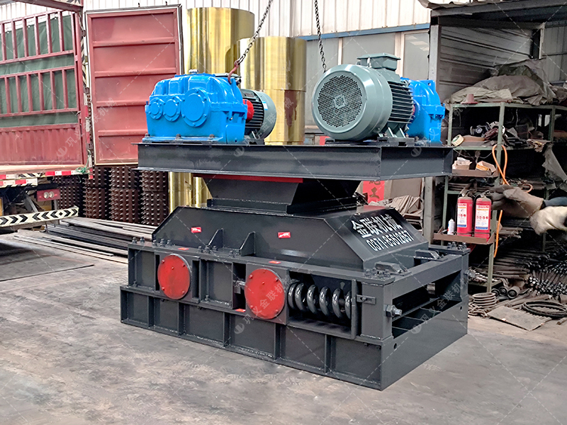 為什么越來越多的工程選擇雙齒輥破碎機(jī)處理水泥路面？
